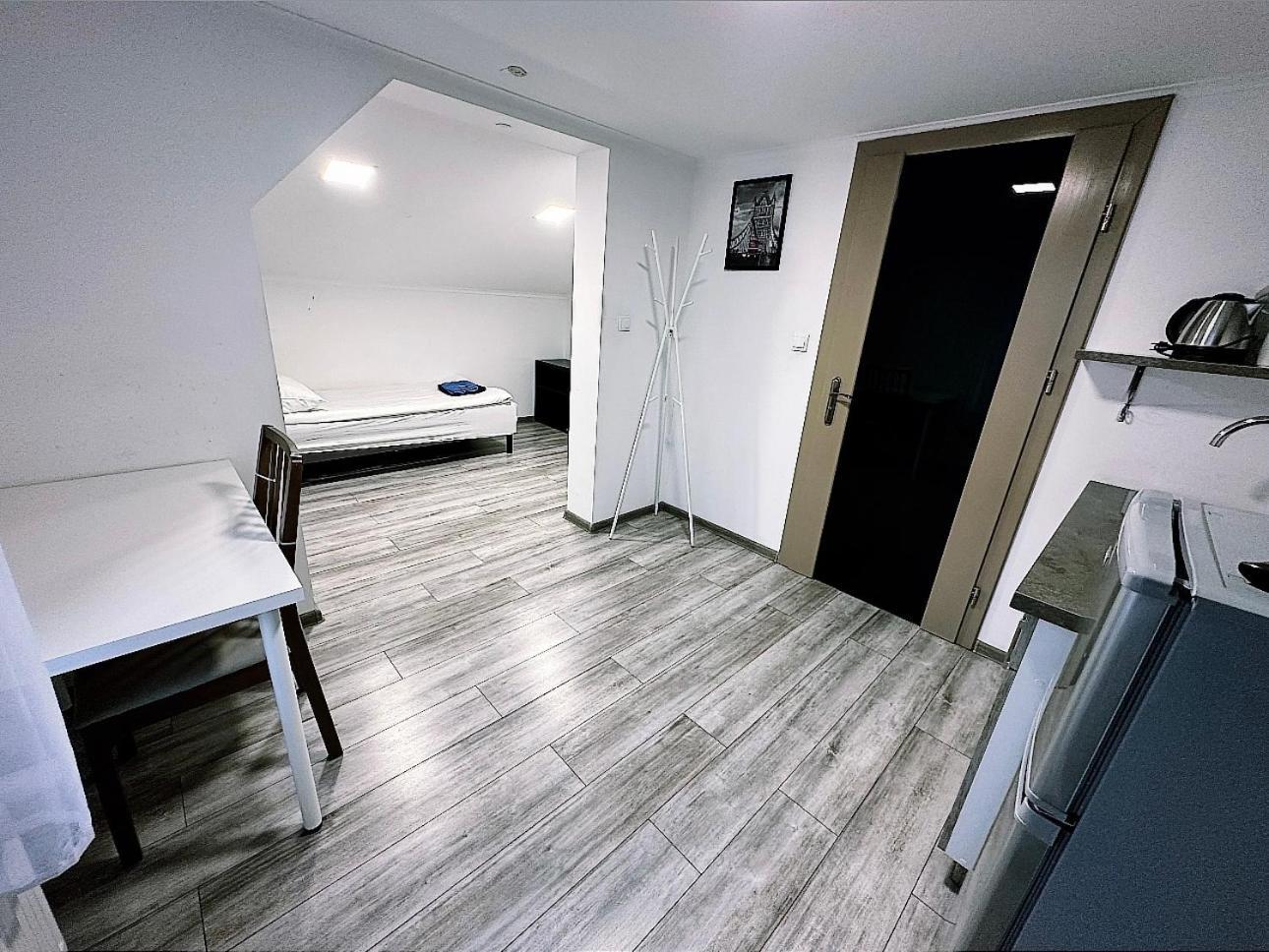 Apartamenty Retro Dąbrowa Górnicza Exteriör bild